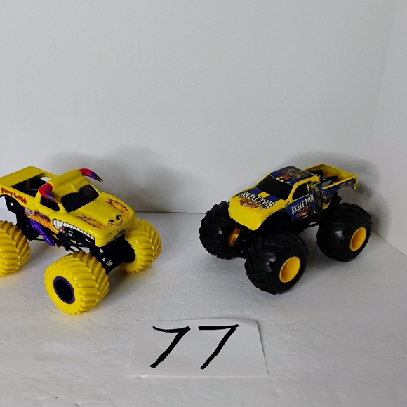 Monster Jam El Toro Loco 5”x7” Diecast Monster Truck And Skeleton Crew Monster - Picture 1 of 8